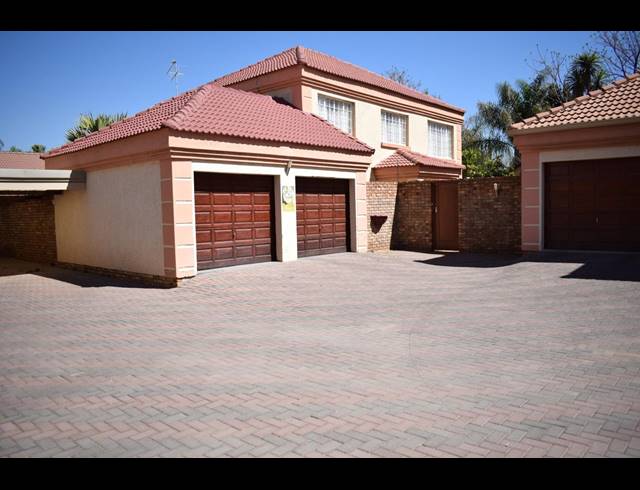 5 BEDROOM DUET FOR SALE IN LYTTELTON MANOR